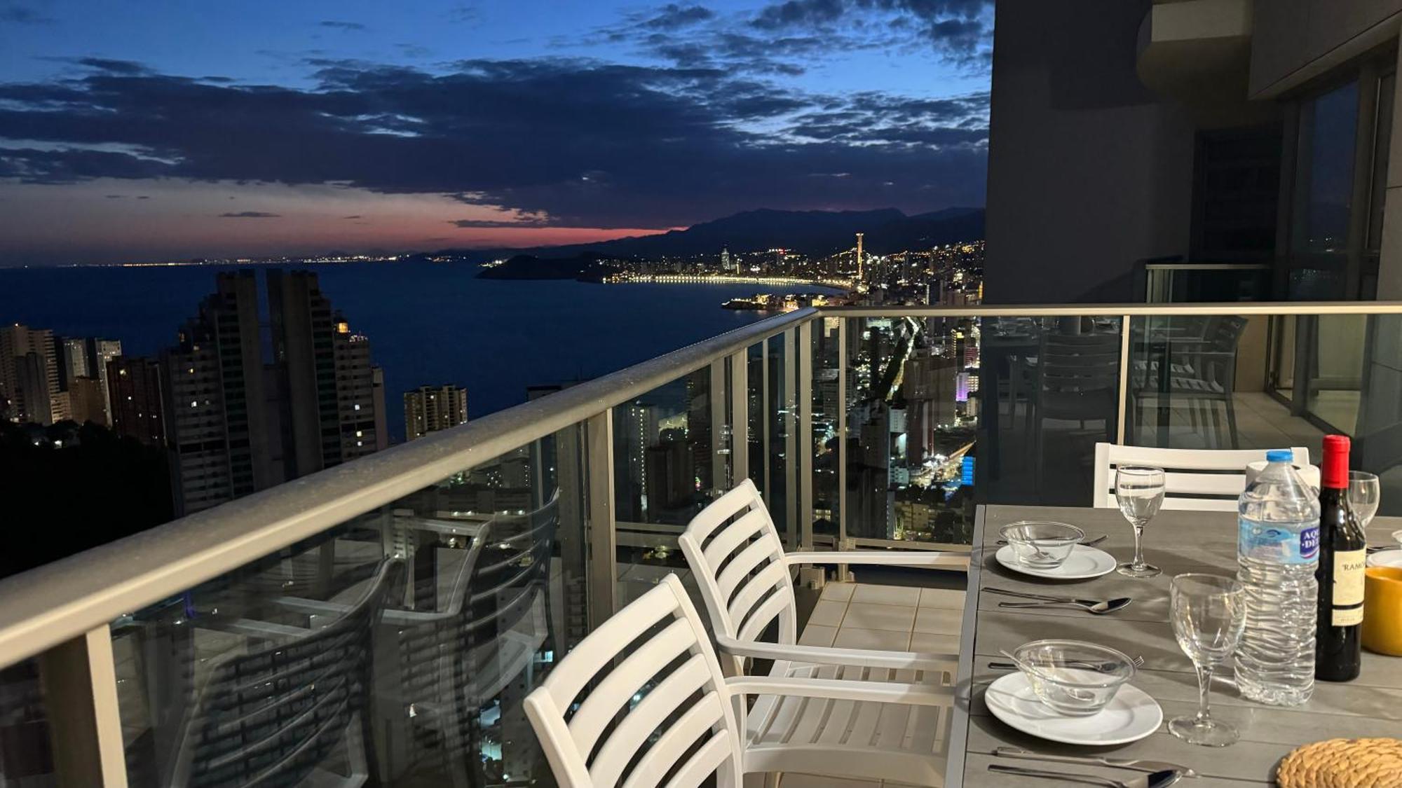 Planta 28 - 2 Dormitorios Con Vistas Бенидорм Екстериор снимка